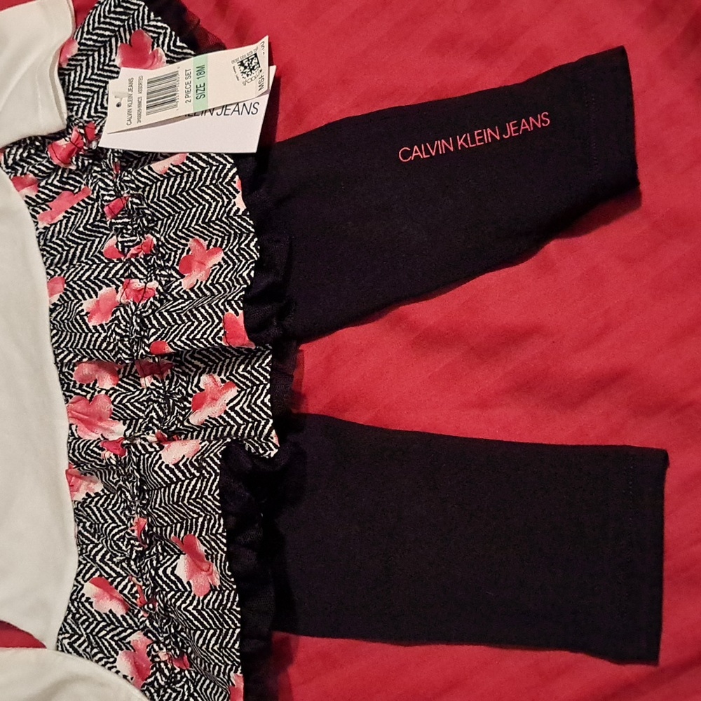 Calvin Klein 2pc Set - Picture 2 of 4